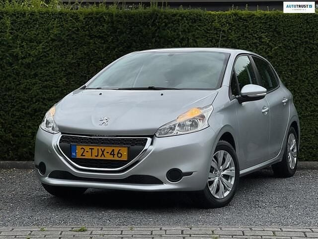 Grijs Gebruikt 2014 Peugeot 208 Active Hatchback | € 5.950 (Goede deal) - Afbeelding 1/4