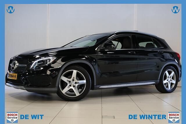 Zwart Gebruikt 2015 Mercedes GLA180 Prestige SUV | € 18.950 (Eerlijke prijs) - Afbeelding 1/4