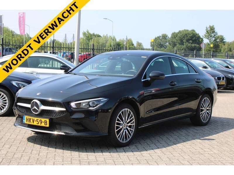 Zwart Gebruikt 2022 Mercedes CLA250e Advantage Sedan | € 32.900 (Eerlijke prijs) - Afbeelding 1/4