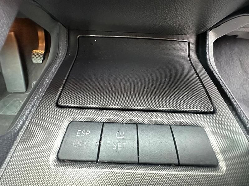 Grijs Gebruikt 2004 VW Golf IV Trendline Hatchback | € 1.490 (Eerlijke prijs) - Afbeelding 1/4