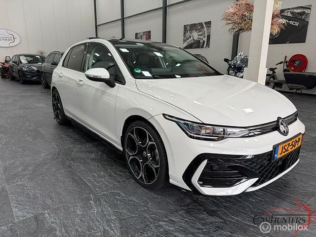 Wit (parellak) Occasion 2024 VW Golf VIII R-line Edition Hatchback | € 29.950 (Super prijs) - Afbeelding 1/4