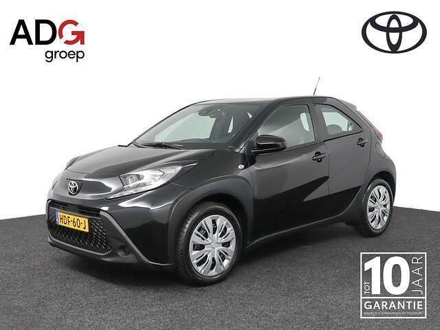 Zwart Gebruikt 2025 Toyota Aygo Play Hatchback | € 20.950 (Duur) - Afbeelding 1/4