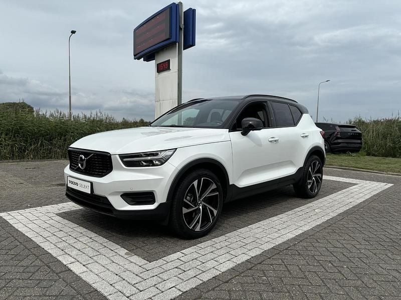 Wit Gebruikt 2021 Volvo XC40 R-Design SUV | € 35.940 (Eerlijke prijs) - Afbeelding 1/4