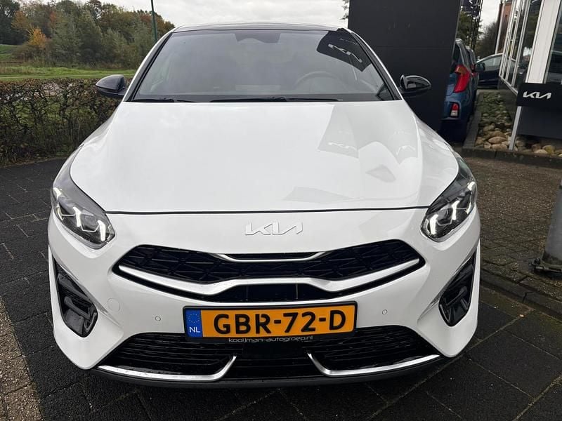 Occasion Kia ProCeed GT-Line 140 PK (102 kW) 2024 Deluxe white m Hatchback