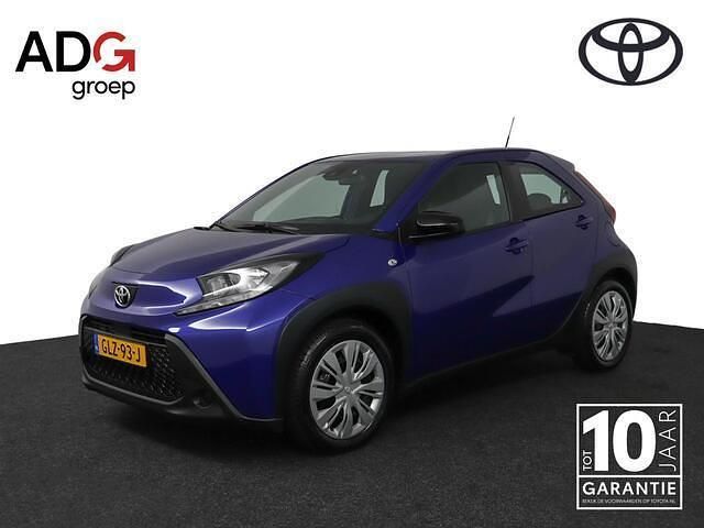 Blauw Gebruikt 2024 Toyota Aygo Play Hatchback | € 18.450 (Eerlijke prijs) - Afbeelding 1/3