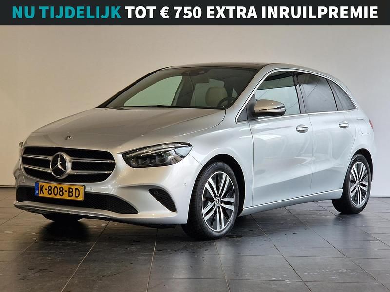 Grijs Gebruikt 2020 Mercedes B200 Business MPV | € 27.145 - Afbeelding 1/4