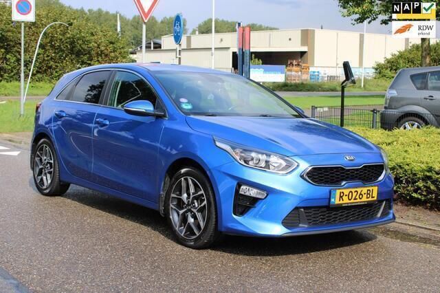 Blauw Gebruikt 2019 Kia Ceed 3 Hatchback | € 18.950 (Eerlijke prijs) - Afbeelding 1/4