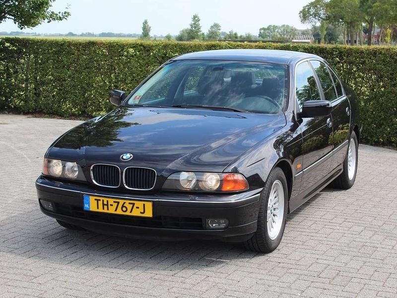 Zwart Gebruikt 1997 BMW 528 Executive Sedan | € 9.850 - Afbeelding 1/4