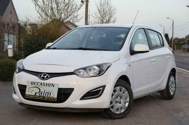 Wit Gebruikt 2014 Hyundai i20 Comfort Sedan | € 5.500 (Goede deal) - Afbeelding 1/4