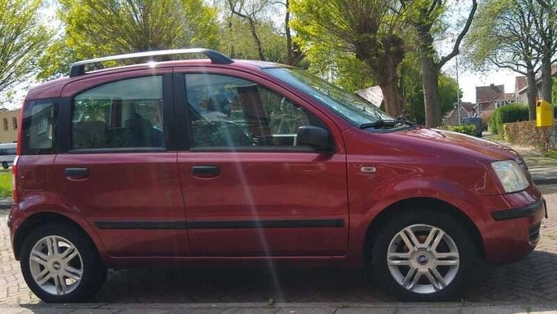 Rood Gebruikt 2006 Fiat Panda Emotion Hatchback | € 2.750 (Goede deal) - Afbeelding 1/4
