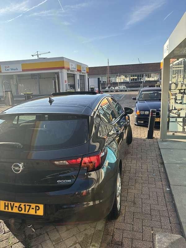 Occasion Opel Astra Business 105 PK (77 kW) 2015 Zwart Hatchback