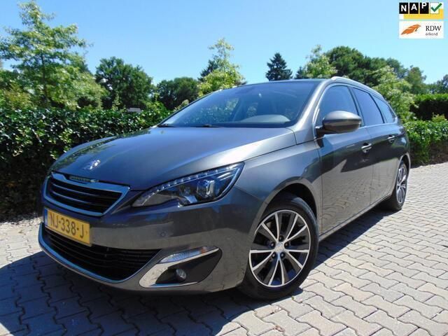 Grijs Gebruikt 2017 Peugeot 308 Premium Stationwagen | € 7.900 (Goede deal) - Afbeelding 1/4