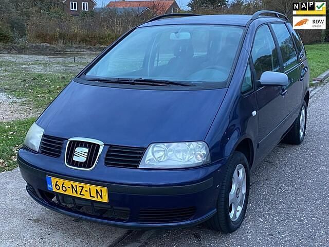 Blauw Gebruikt 2004 Seat Alhambra Stella MPV | € 3.749 - Afbeelding 1/4