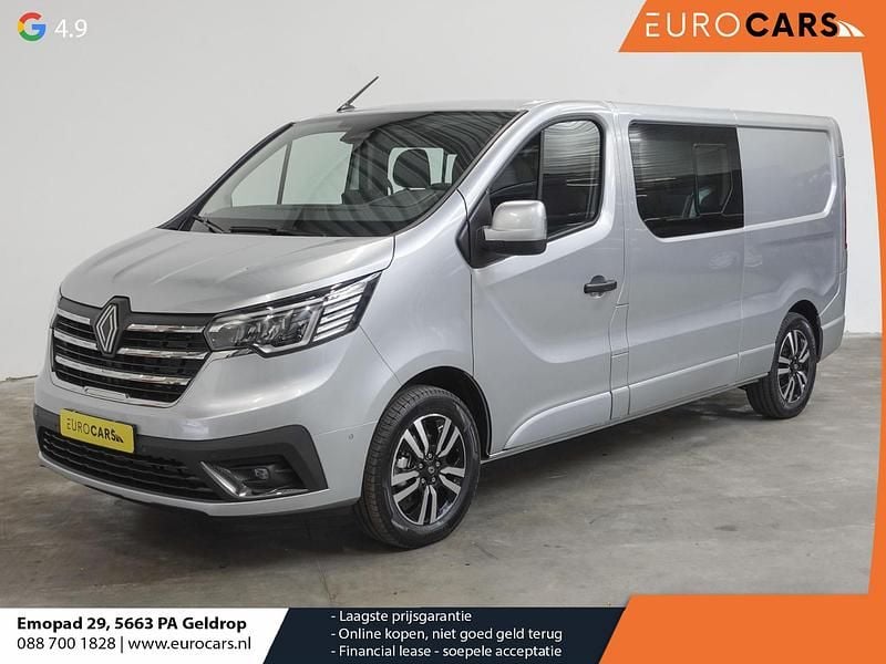 Grijs Gebruikt 2024 Renault Trafic Van | € 35.490 - Afbeelding 1/4