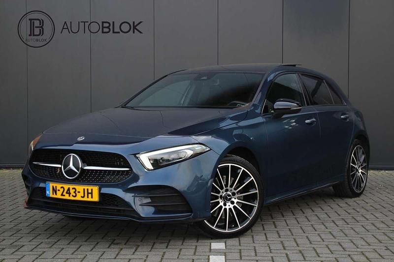 Occasion Mercedes A250 AMG 218 PK (160 kW) 2021 Blauw Hatchback