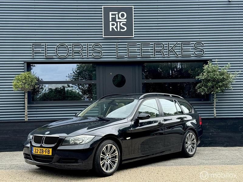 Zwart Gebruikt 2007 BMW 318 Stationwagen | € 2.950 (Iets duurder) - Afbeelding 1/4