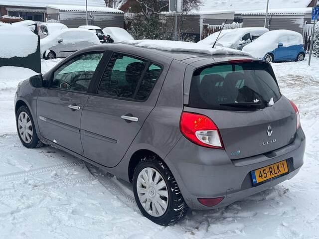 Occasion Renault Clio II 89 PK (65 kW) 2011 Grijs Hatchback