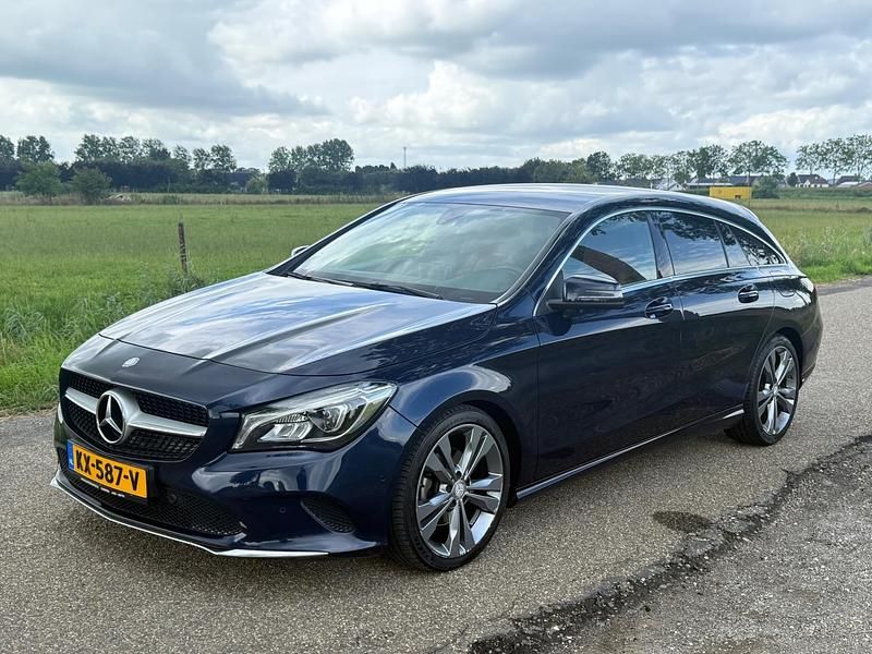 Blauw Gebruikt 2016 Mercedes CLA180 Edition Sedan | € 12.950 (Eerlijke prijs) - Afbeelding 1/4