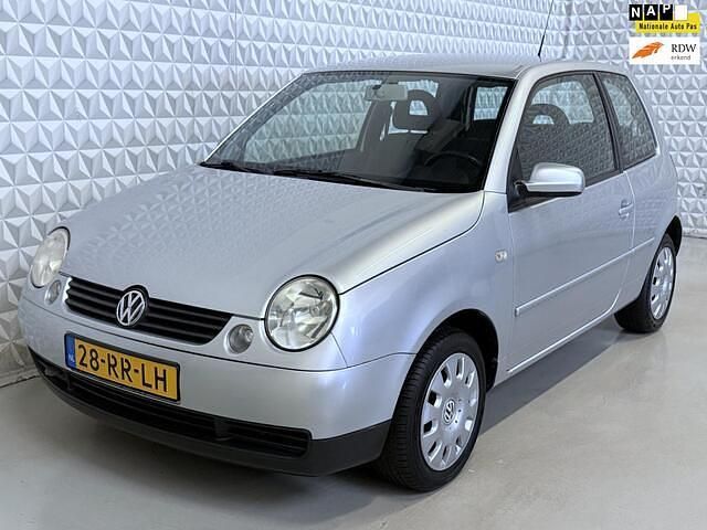 Grijs (metallic) Occasion 2005 VW Lupo Hatchback | € 2.999 (Duur) - Afbeelding 1/4