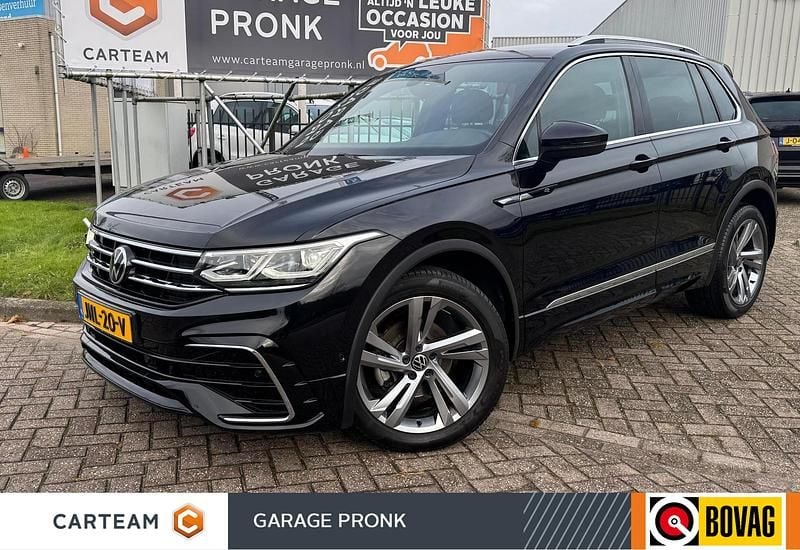 Zwart Gebruikt 2021 VW Tiguan R-line SUV | € 34.450 (Eerlijke prijs) - Afbeelding 1/4