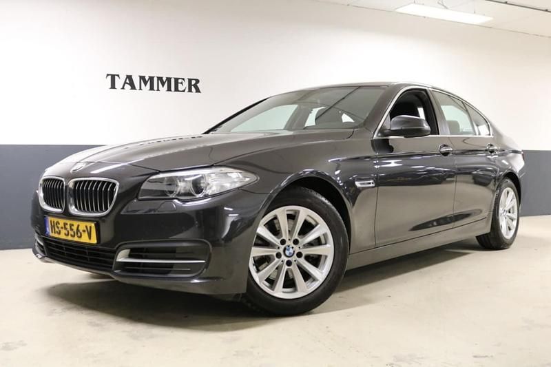 Grijs, metallic lak Occasion 2016 BMW 520 Executive Sedan | € 20.950 (Duur) - Afbeelding 1/4