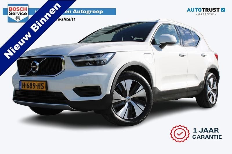 Wit Gebruikt 2020 Volvo XC40 Momentum SUV | € 25.950 (Goede deal) - Afbeelding 1/4