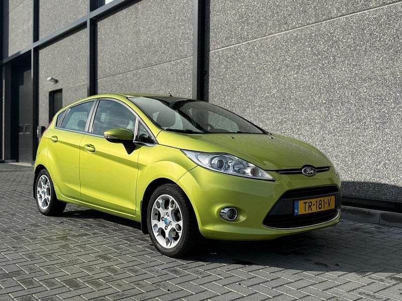 Groen (metallic) Occasion 2011 Ford Fiesta Trend Hatchback | € 2.950 (Eerlijke prijs) - Afbeelding 1/4