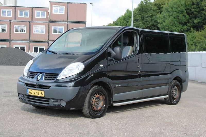 Zwart Gebruikt 2008 Renault Trafic Van | € 2.250 (Eerlijke prijs) - Afbeelding 1/4