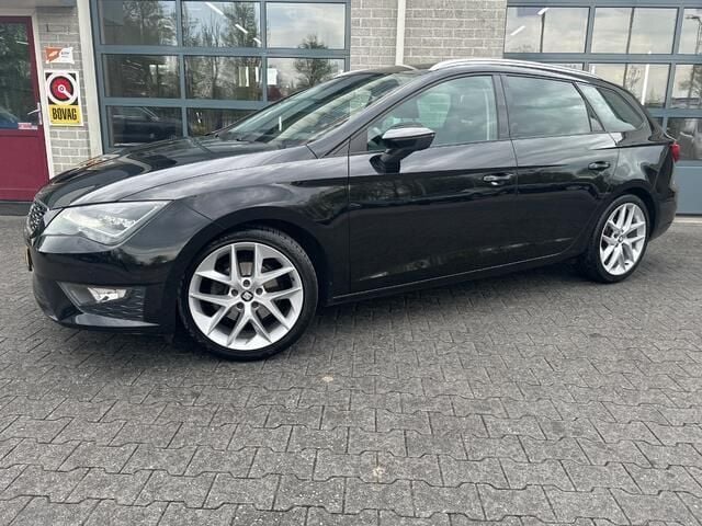 Zwart, metallic lak Gebruikt 2015 Seat Leon ST FR Stationwagen | € 11.850 (Eerlijke prijs) - Afbeelding 1/4