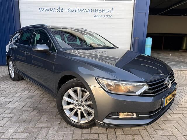 Grijs (metallic) Gebruikt 2015 VW Passat Edition Stationwagen | € 13.995 (Eerlijke prijs) - Afbeelding 1/4