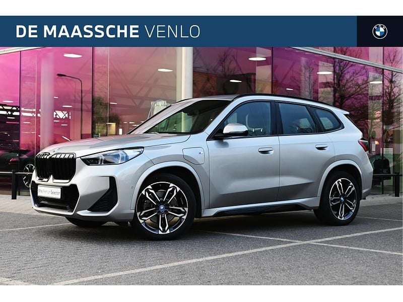 Zilver Occasion 2023 BMW X1 Comfort Edition SUV | € 45.950 (Eerlijke prijs) - Afbeelding 1/4