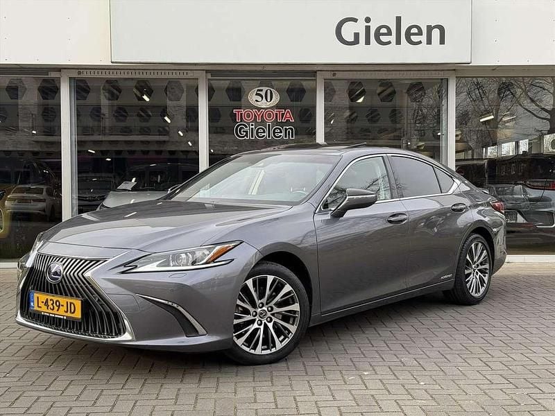 Occasion Lexus ES300 Business Edition 218 PK (160 kW) 2021 Grijs, metallic lak Sedan