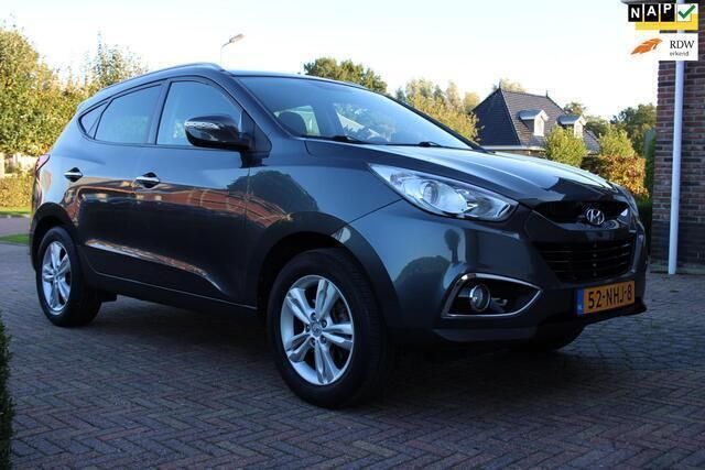 Grijs, metallic lak Gebruikt 2010 Hyundai ix35 Style SUV | € 7.750 (Eerlijke prijs) - Afbeelding 1/4
