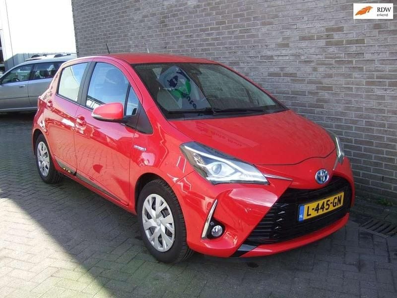 Rood Gebruikt 2017 Toyota Yaris Hybrid Hatchback | € 13.450 (Goede deal) - Afbeelding 1/4