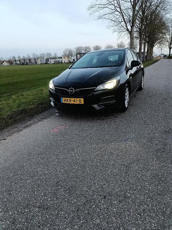 Occasion Opel Astra Edition 110 PK (80 kW) 2020 Zwart Sedan