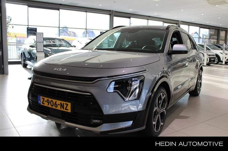 Grijs Gebruikt 2022 Kia Niro SUV | € 32.945 (Duur) - Afbeelding 1/4