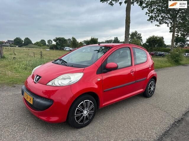 Rood Gebruikt 2008 Peugeot 107 Hatchback | € 1.250 (Goede deal) - Afbeelding 1/4