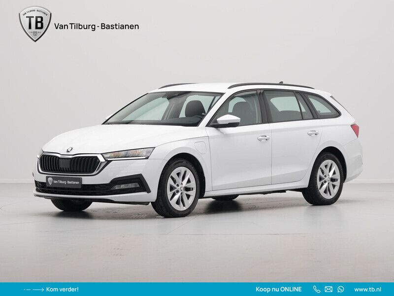 Wit Gebruikt 2022 Skoda Octavia Ambition Stationwagen | € 23.635 (Eerlijke prijs) - Afbeelding 1/4