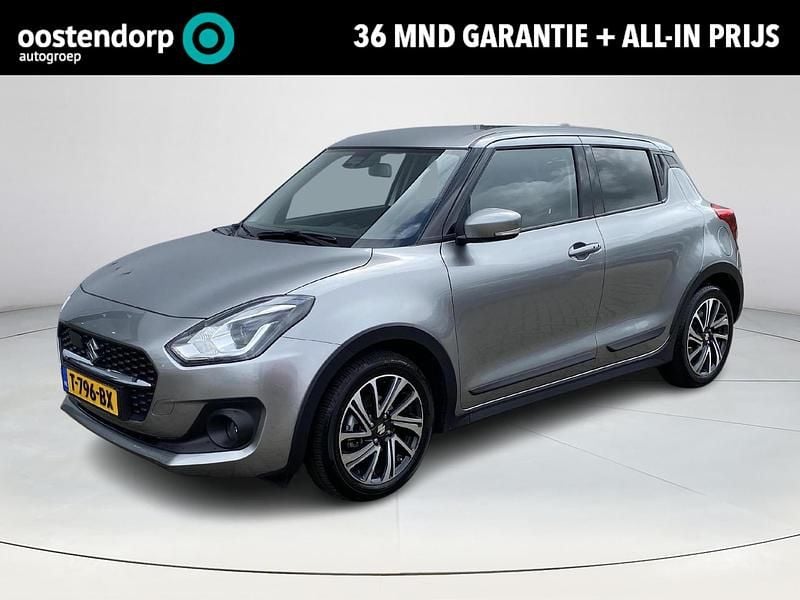 Grijs Gebruikt 2023 Suzuki Swift Style Hatchback | € 20.950 (Eerlijke prijs) - Afbeelding 1/4