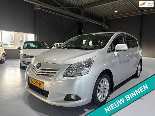Grijs Occasion 2010 Toyota Verso Comfort MPV | € 8.750 (Eerlijke prijs) - Afbeelding 1/4