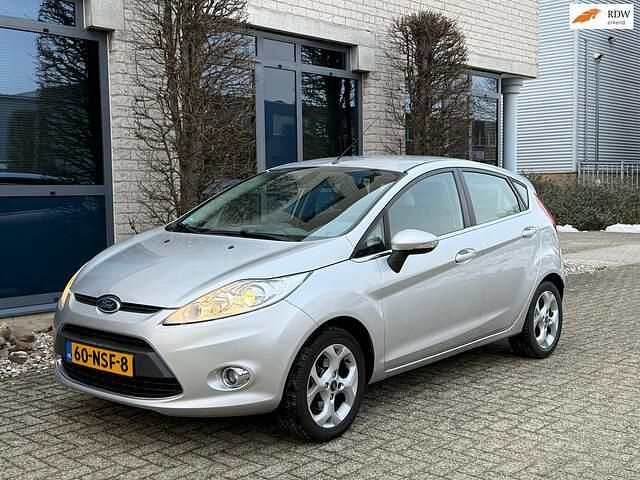 Grijs Gebruikt 2010 Ford Fiesta Titanium Hatchback | € 3.450 (Eerlijke prijs) - Afbeelding 1/4