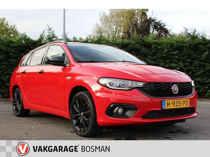 Rood Gebruikt 2020 Fiat Tipo S Stationwagen | € 7.250 (Super prijs) - Afbeelding 1/4