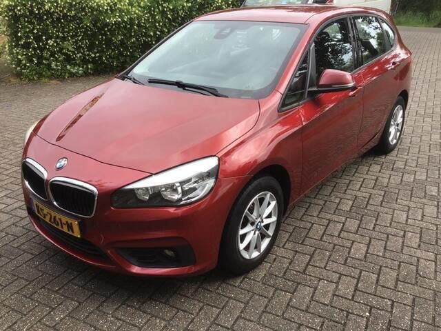 Rood Gebruikt 2016 BMW 216 Executive MPV | € 11.950 (Goede deal) - Afbeelding 1/4