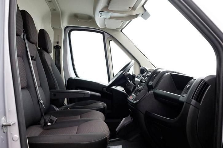 Occasion Peugeot Boxer Premium 140 PK (102 kW) 2022 Grijs Van