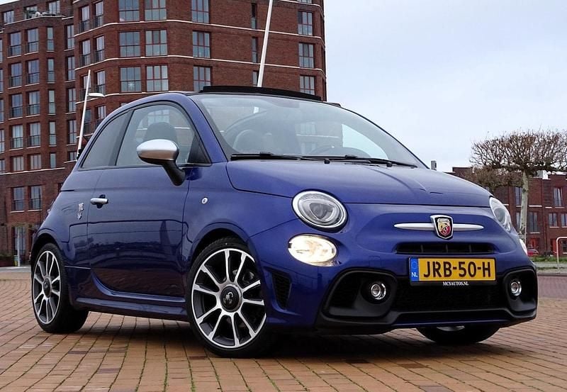 Blauw (metallic) Gebruikt 2017 Fiat 500 Abarth Cabriolet | € 16.950 (Goede deal) - Afbeelding 1/4