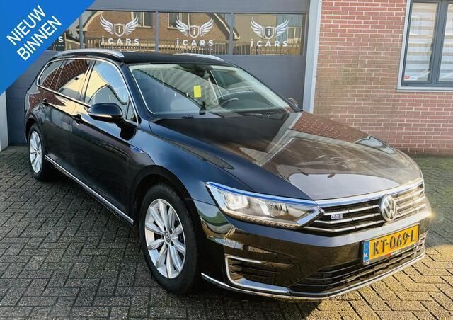 Zwart Occasion 2016 VW Passat Highline Stationwagen | € 14.000 (Eerlijke prijs) - Afbeelding 1/4