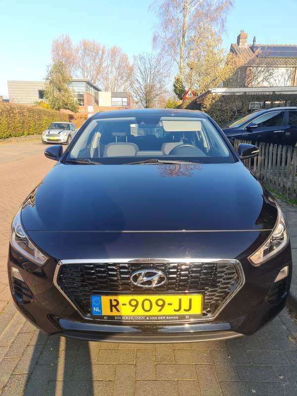 Zwart Gebruikt 2019 Hyundai i30 Hatchback | € 15.988 (Eerlijke prijs) - Afbeelding 1/4