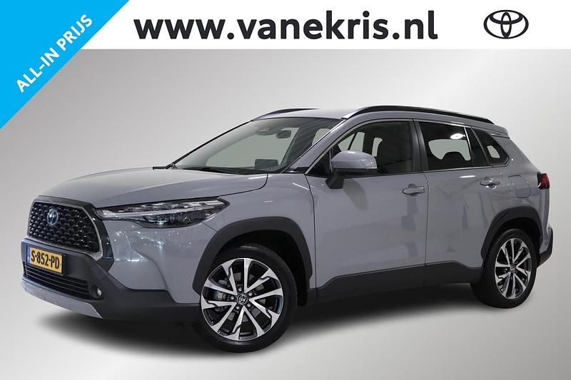 Grijs Gebruikt 2023 Toyota Corolla Cross Style SUV | € 36.899 - Afbeelding 1/4