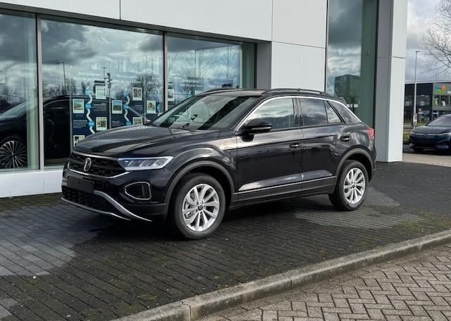 Zwart Nieuw 2024 VW T-Roc Edition SUV | € 40.450 (Super prijs) - Afbeelding 1/4
