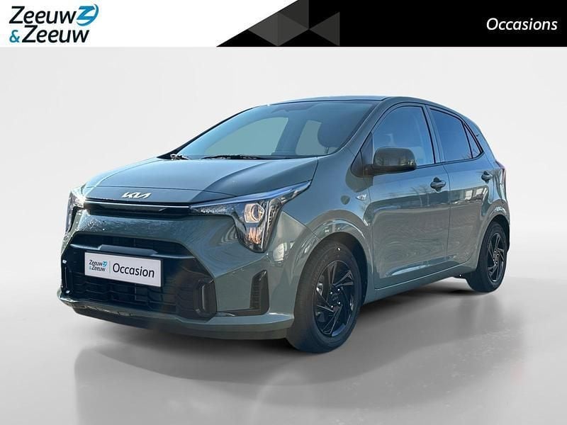 Groen Gebruikt 2025 Kia Picanto Hatchback | € 21.945 (Eerlijke prijs) - Afbeelding 1/4